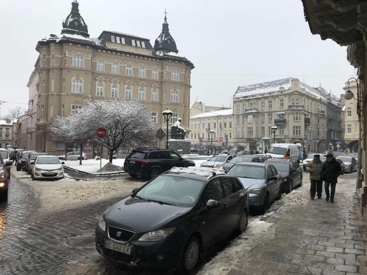 Apartments On Shevchenko Avenue Lviv Exterior photo