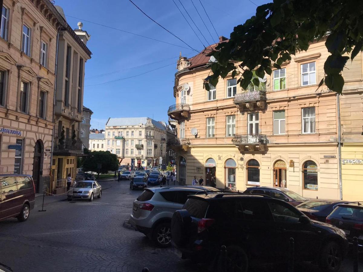 Apartments On Shevchenko Avenue Lviv Exterior photo